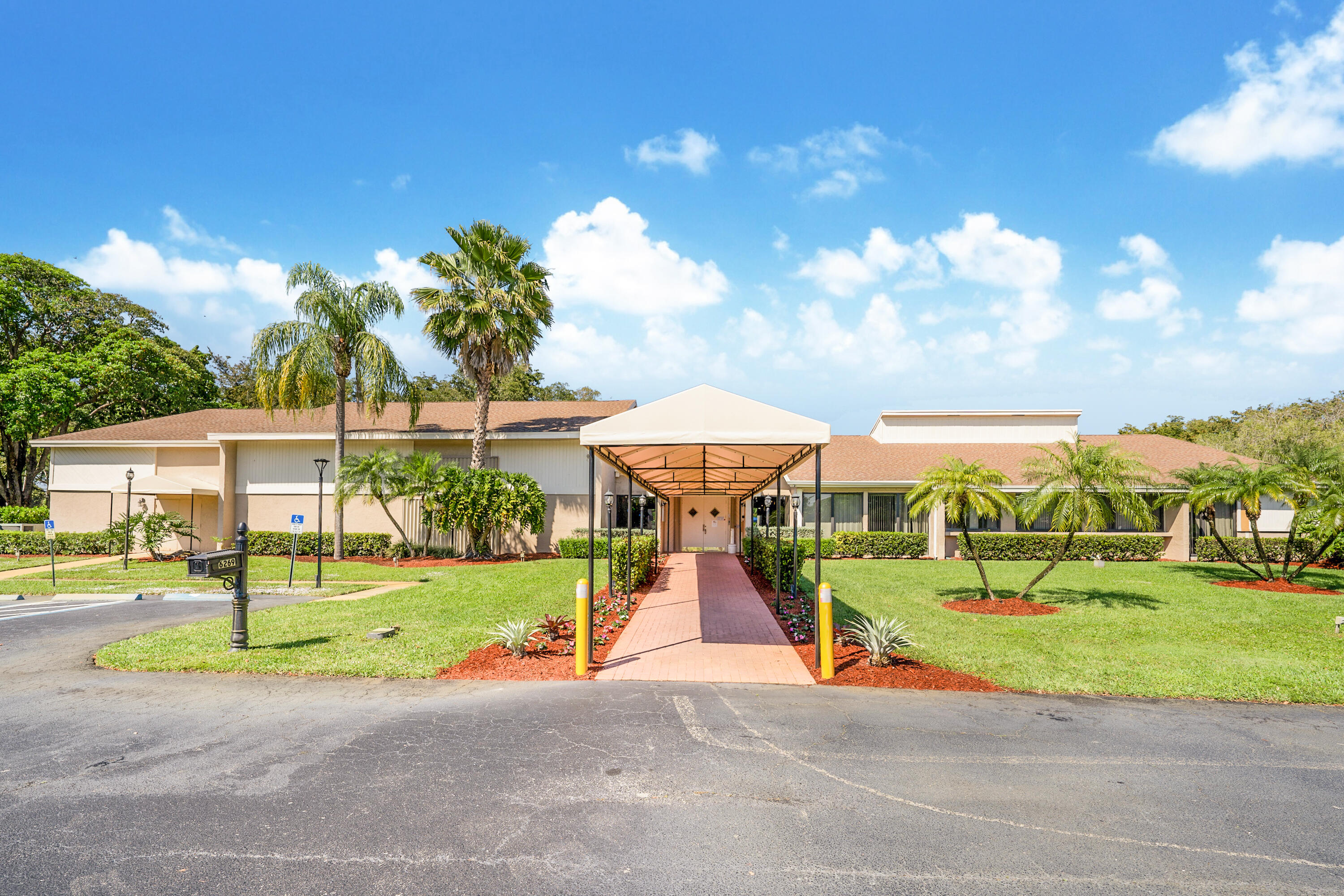 COCO WOOD LAKES - Residential