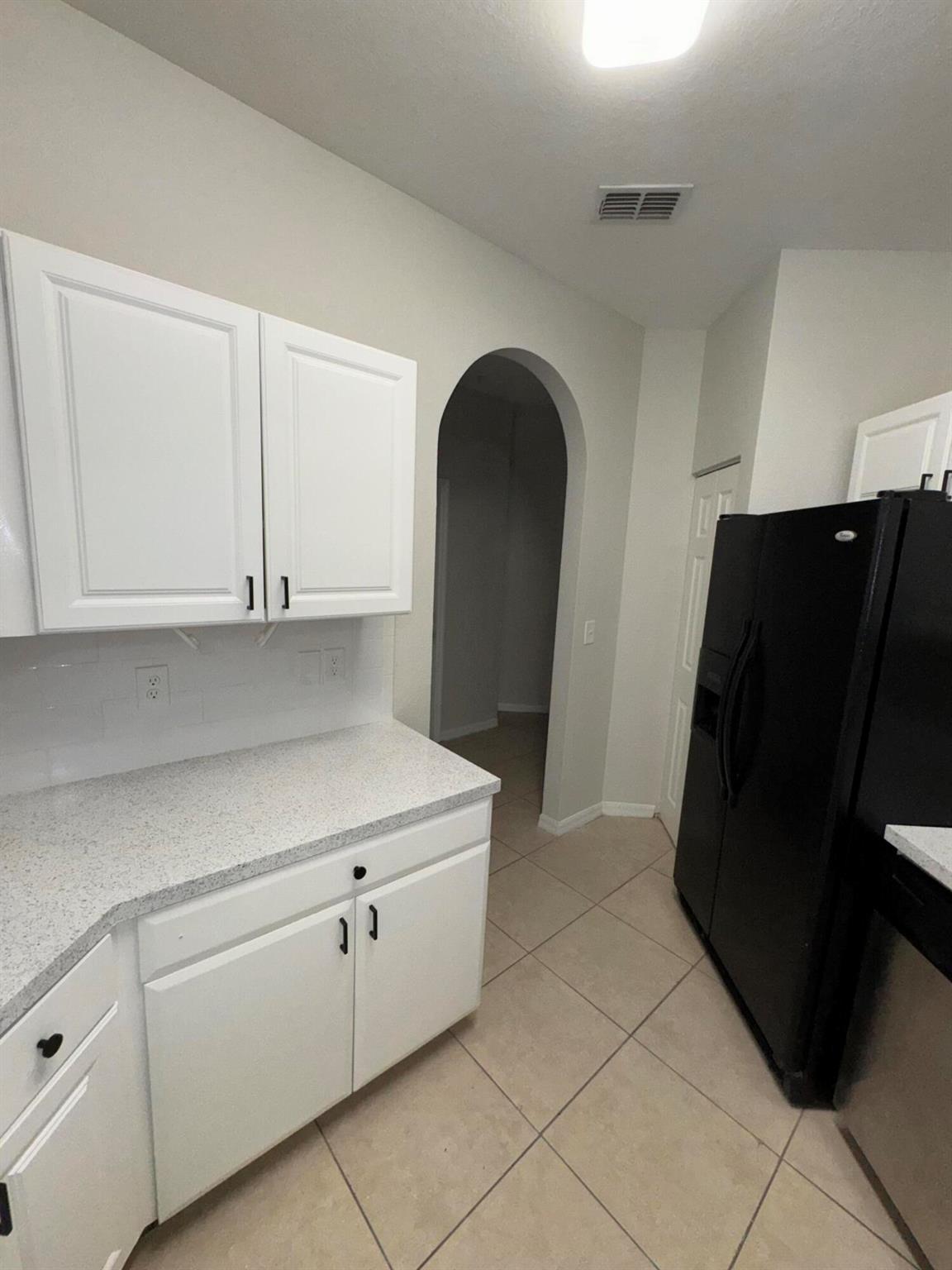 This beautifully 3/Bedroom 2.5/ Bathroom townhome that has a modern style. The unit design has an open concept living space adorned with fresh paint, luxury plank flooring upstairs. All bedrooms are upstairs, offers 3 spacious bedrooms and generous closet space. One garage also has grey floors for style and convenience! Guest parking is 1st come basis. Pet under 25lbs welcomed. Don't miss this unit!