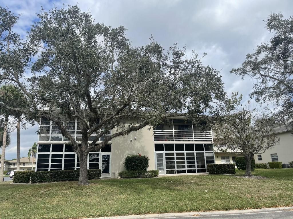 Photo of 9 Lake Vista Trail #101, Port Saint Lucie, FL 34952 (MLS # R10954782)