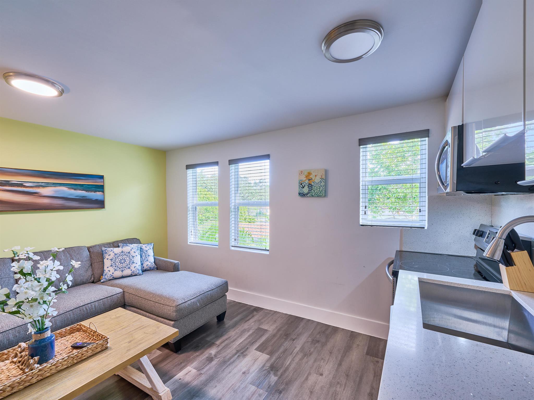 HOLLYWOOD SOUTH SIDE ADD - Residential Lease
