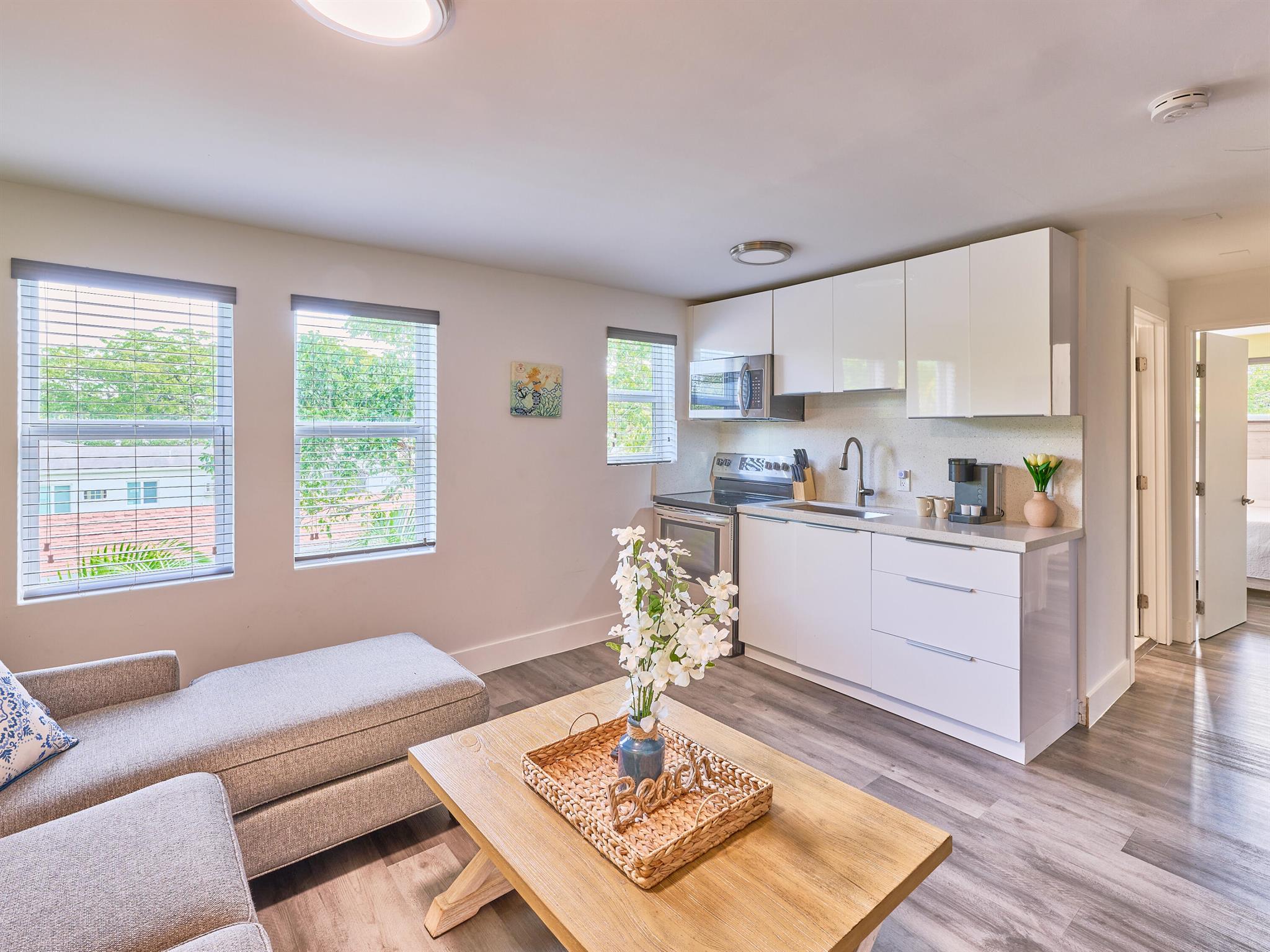 HOLLYWOOD SOUTH SIDE ADD - Residential Lease