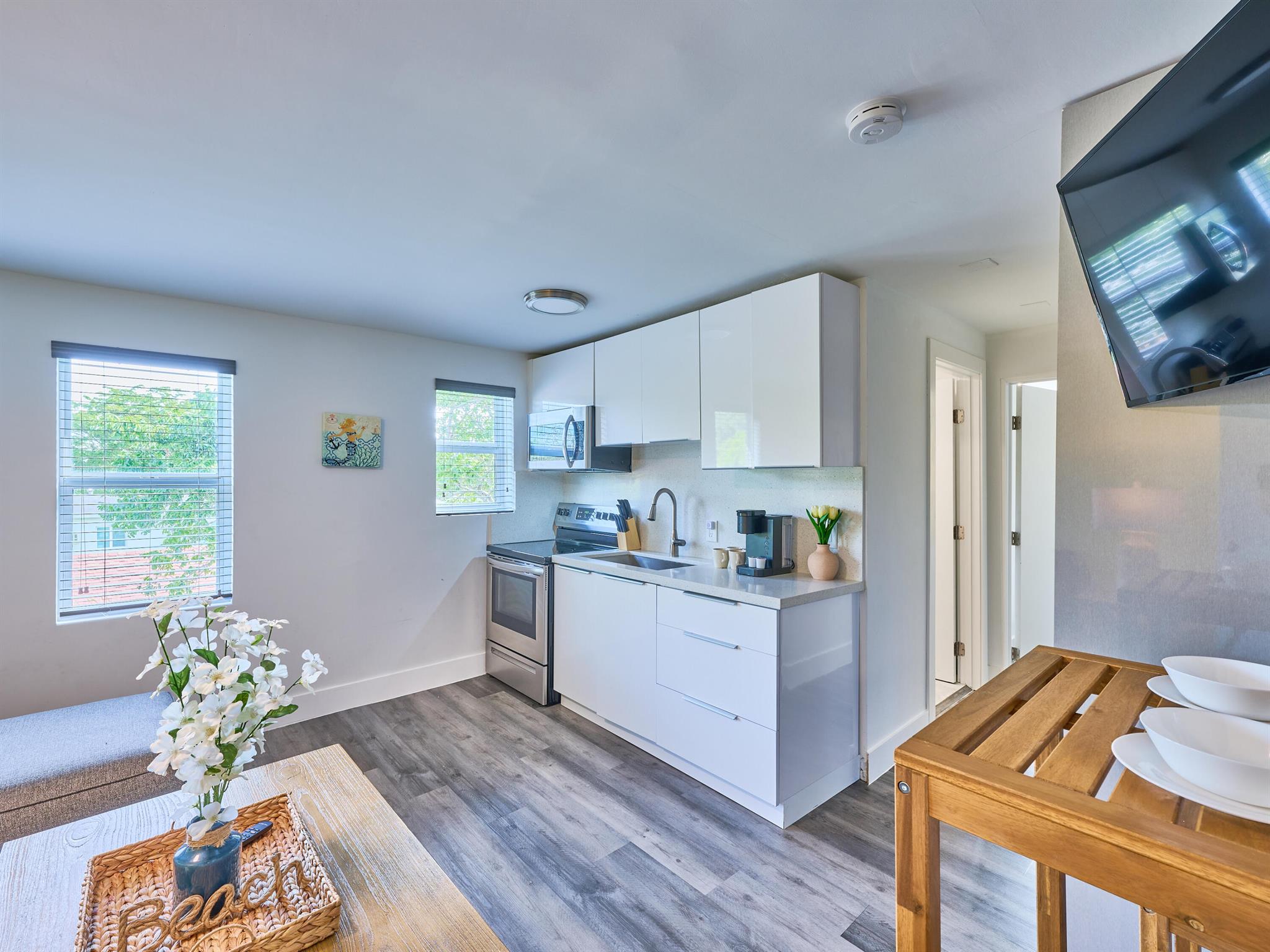 HOLLYWOOD SOUTH SIDE ADD - Residential Lease