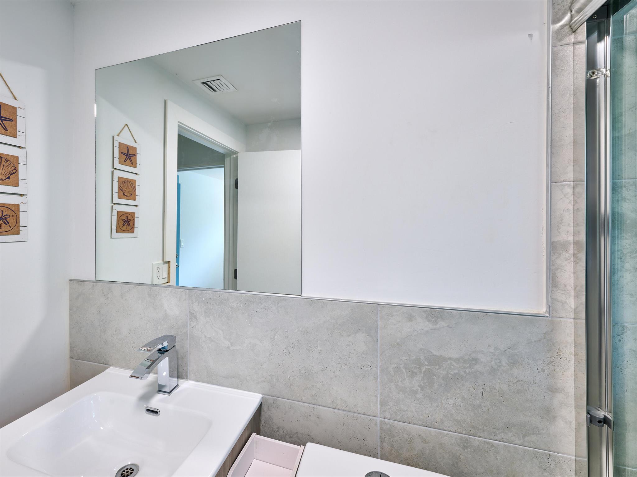 HOLLYWOOD SOUTH SIDE ADD - Residential Lease