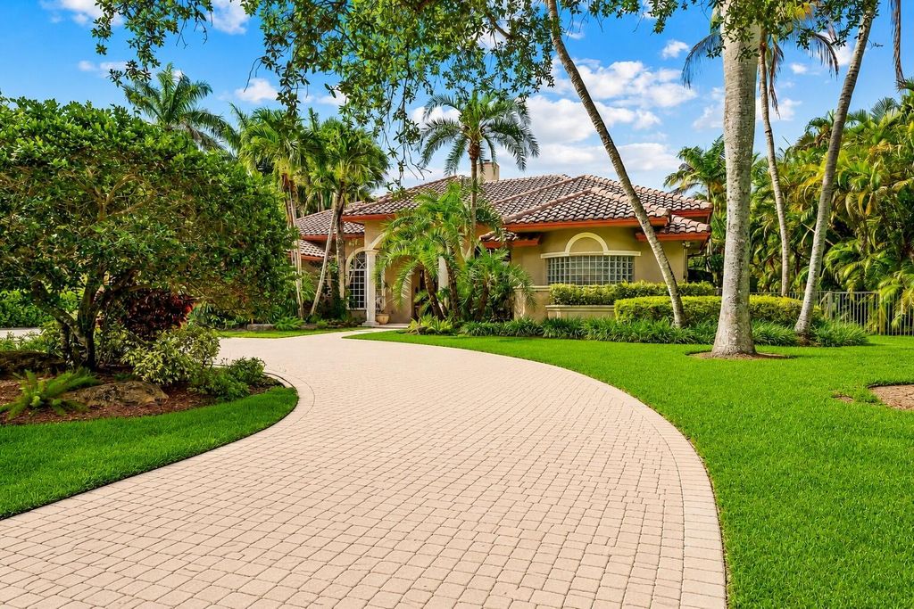 Photo of 11980 Piccadilly Place, Davie, FL 33325 (MLS # B26032603)