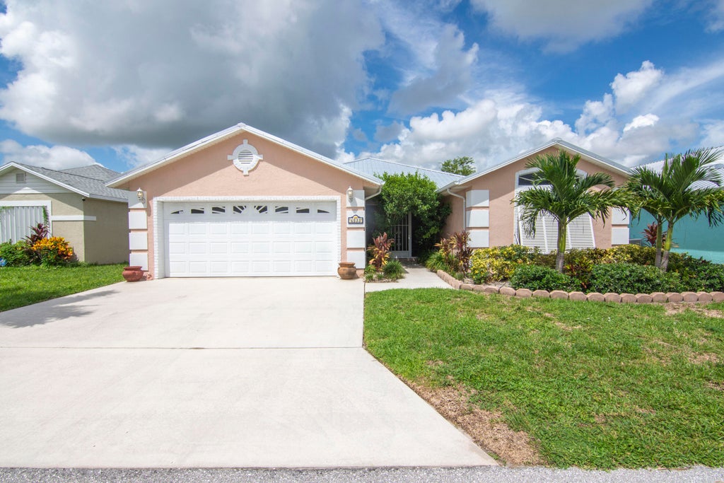 Photo of 6533 Alemendra, Fort Pierce, FL 34951 (MLS # R11017980)