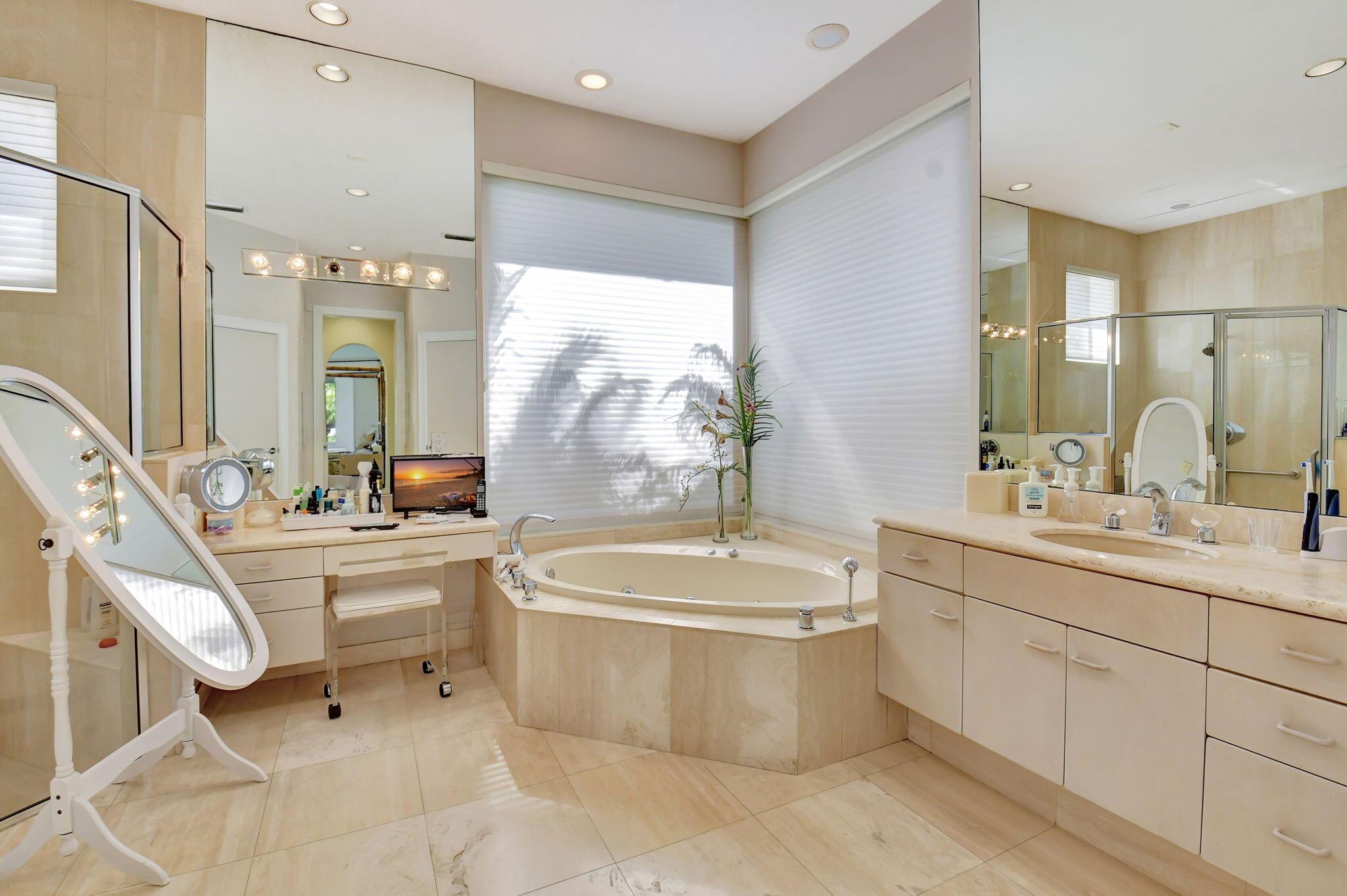 ST ANDREWS COUNTRY CLUB - Residential