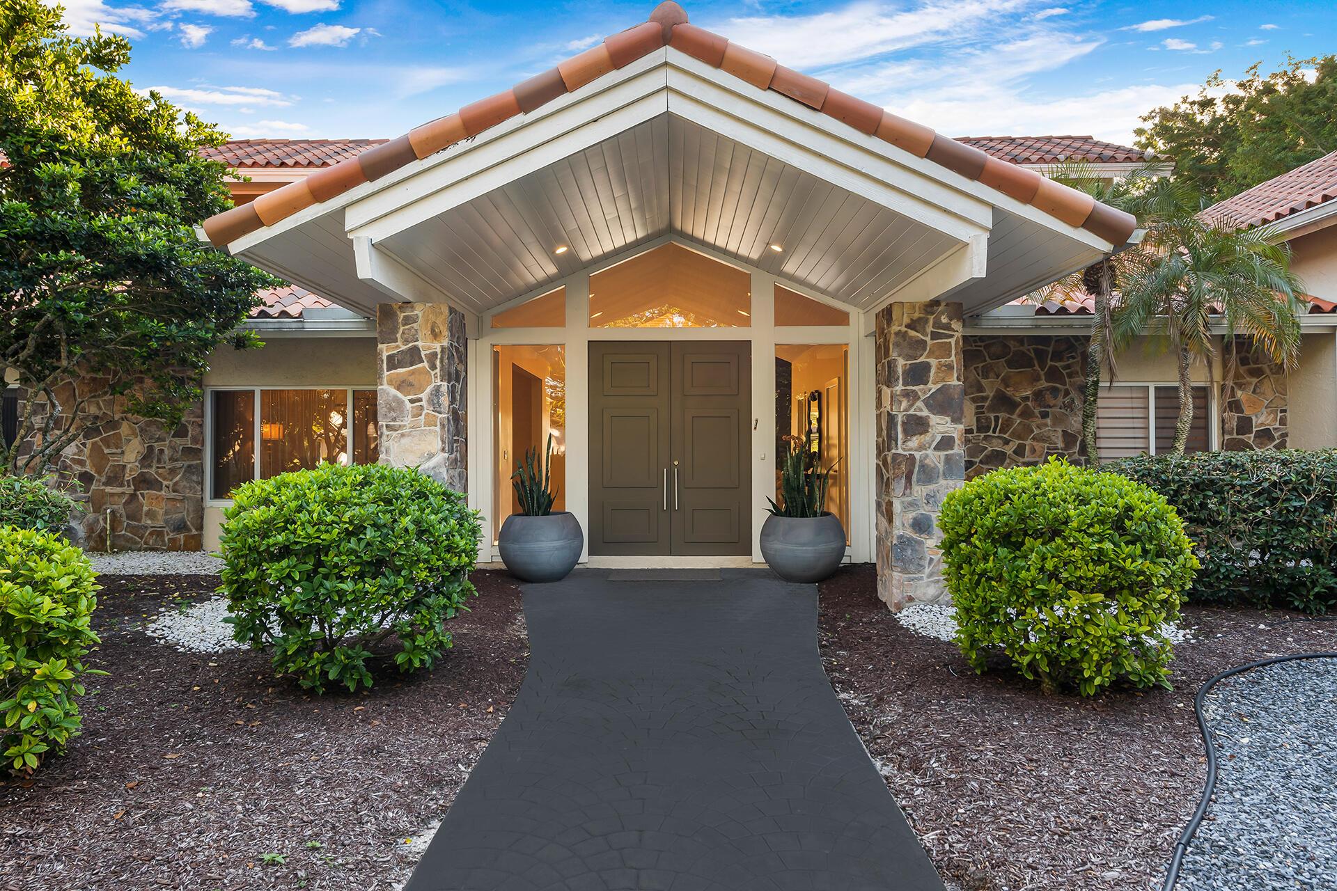 LONG LAKE ESTATES - Residential