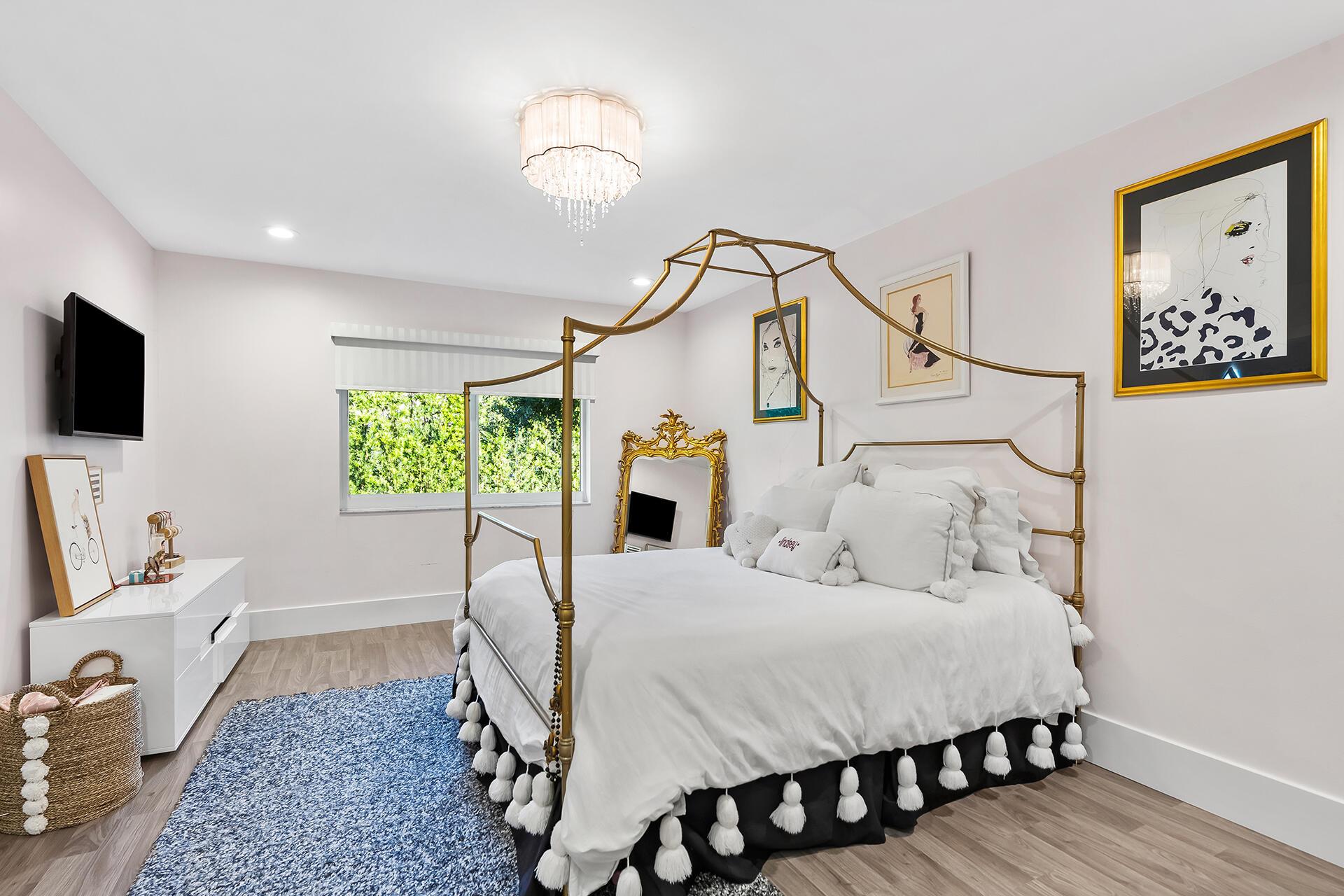 LONG LAKE ESTATES - Residential