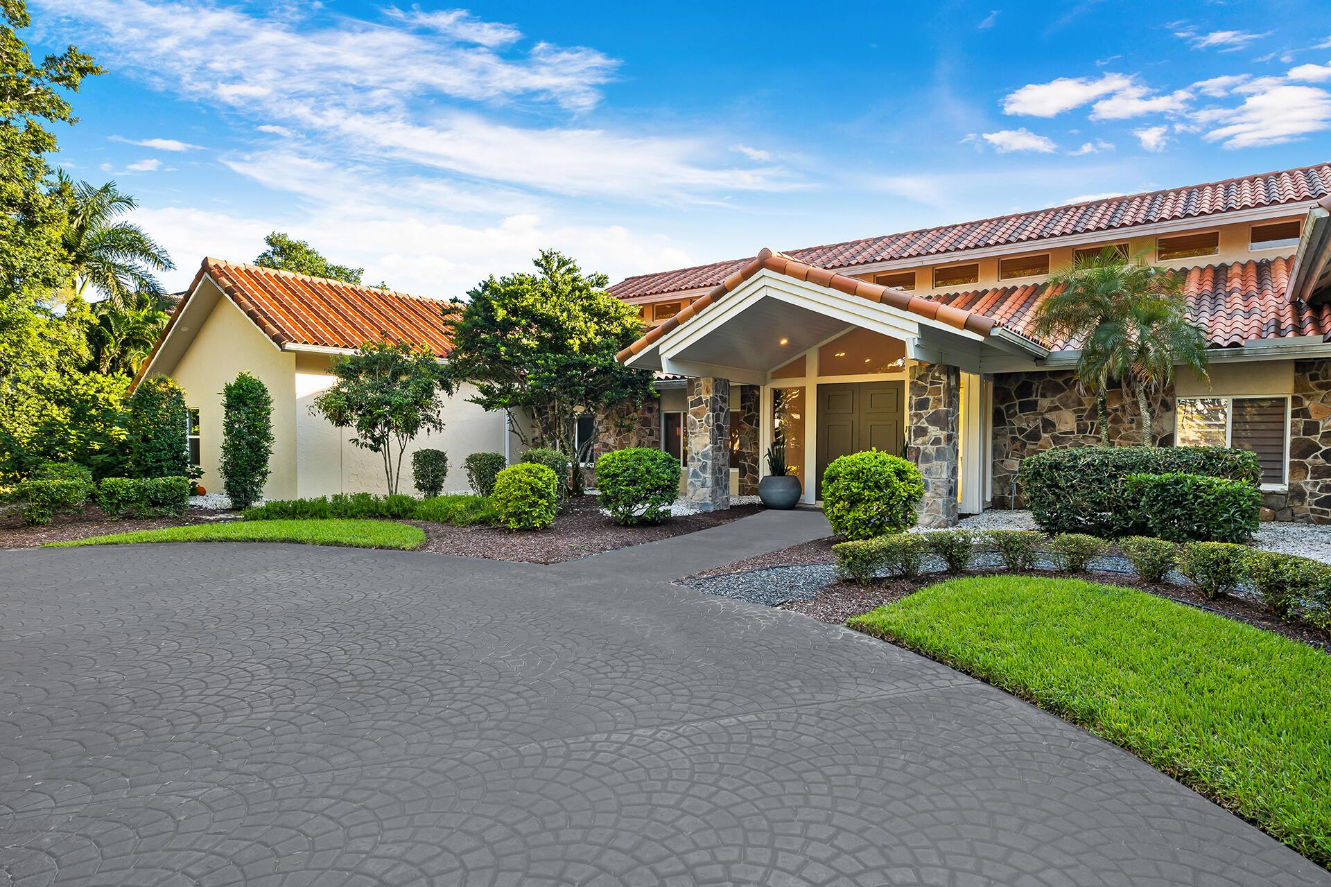 LONG LAKE ESTATES - Residential