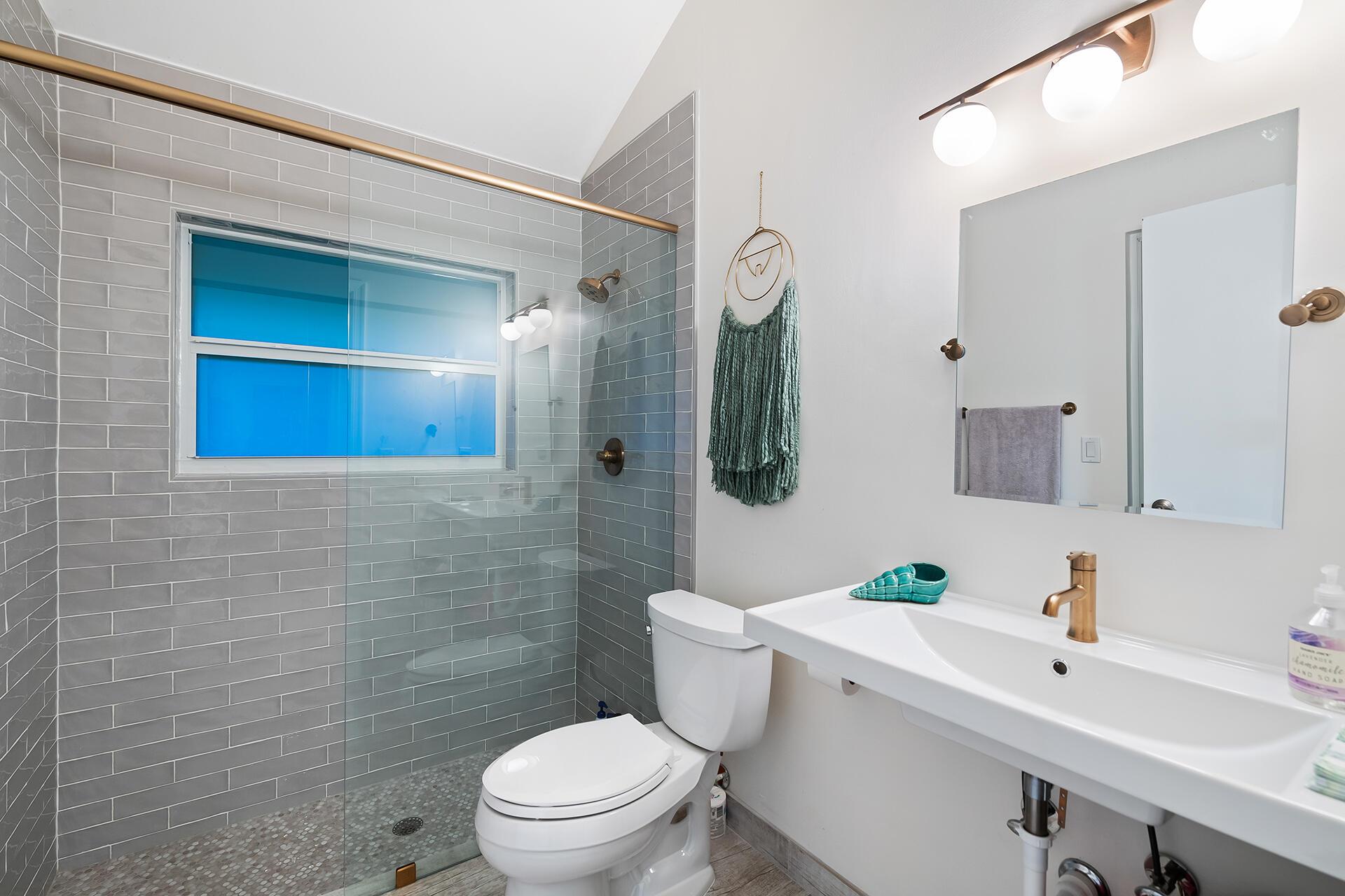 LONG LAKE ESTATES - Residential