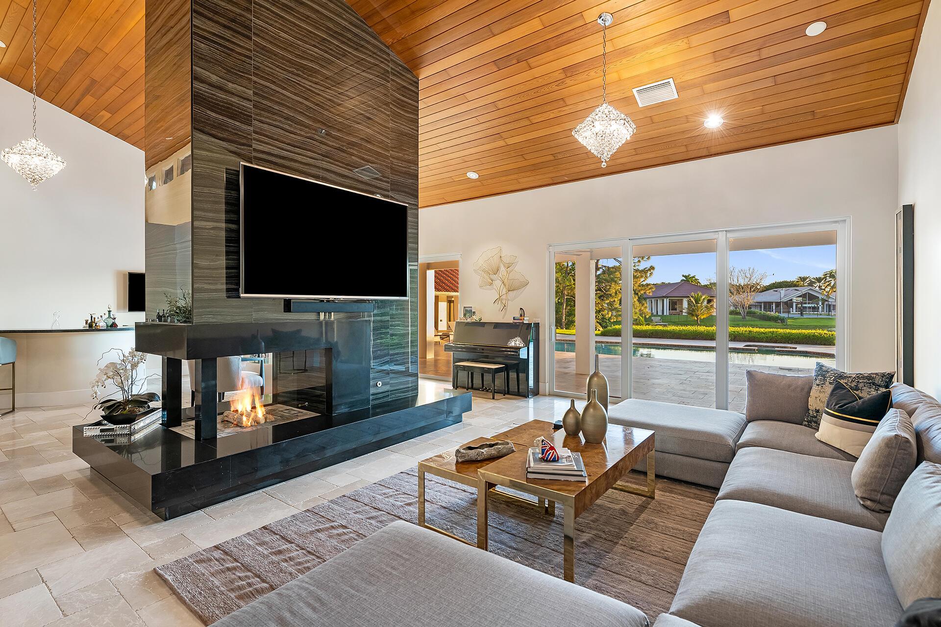 LONG LAKE ESTATES - Residential