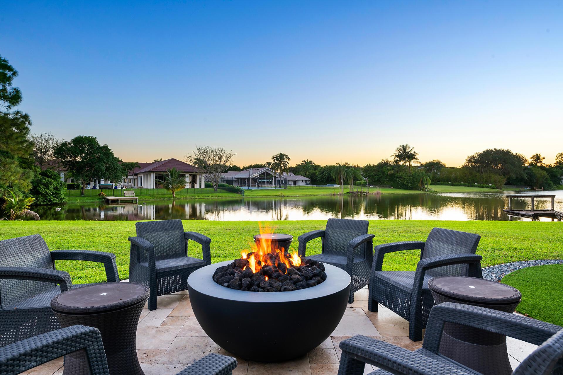 LONG LAKE ESTATES - Residential