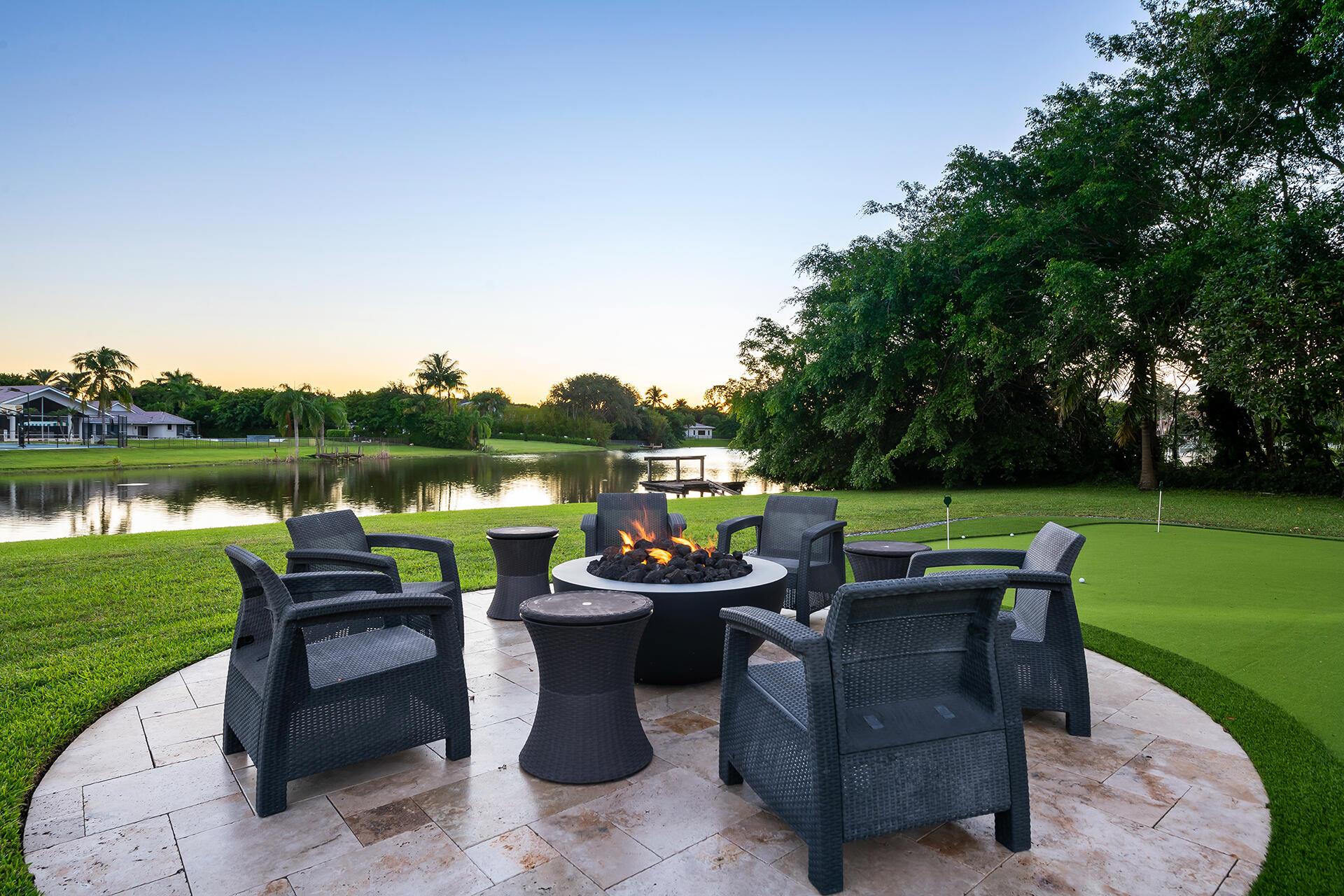 LONG LAKE ESTATES - Residential