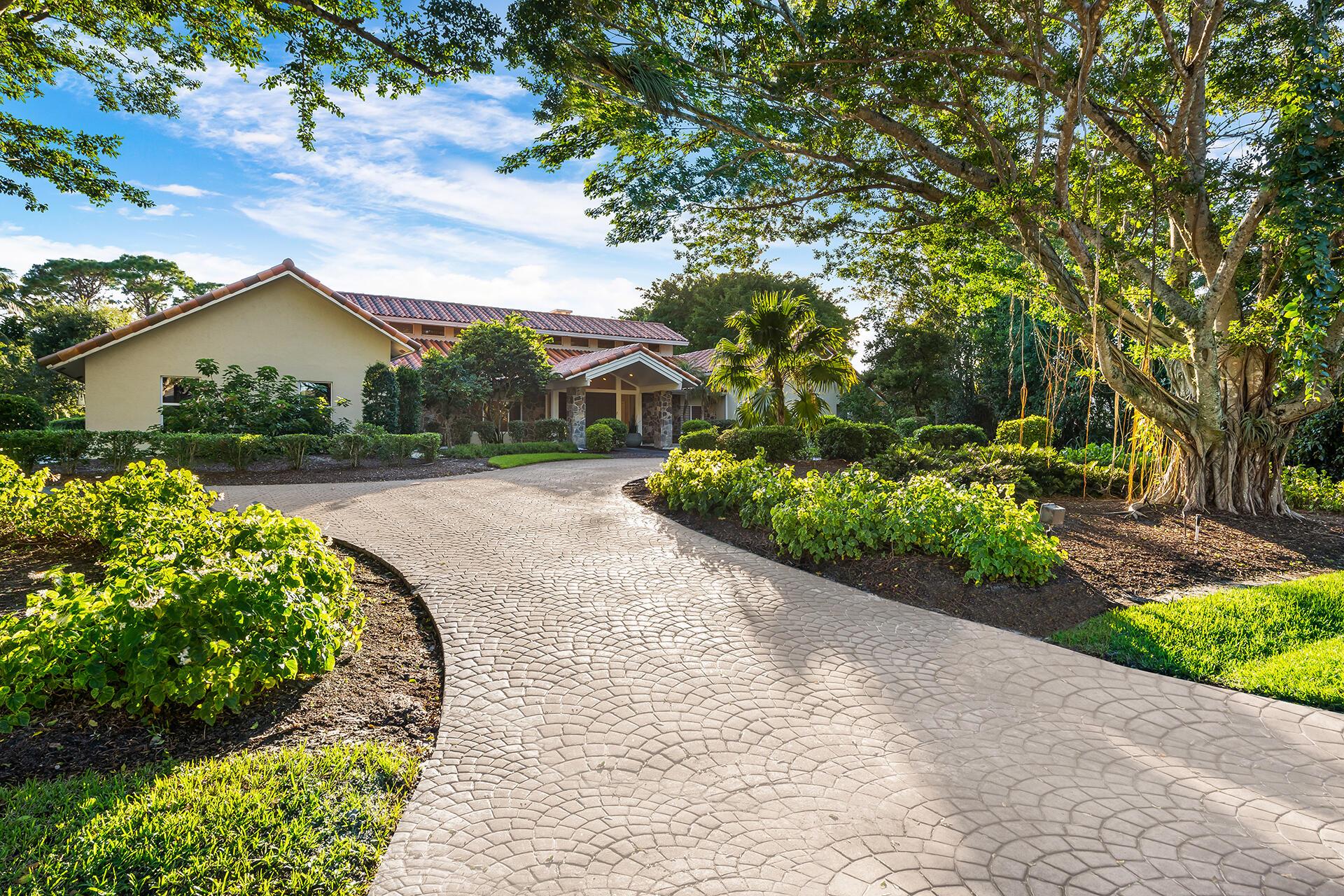 LONG LAKE ESTATES - Residential