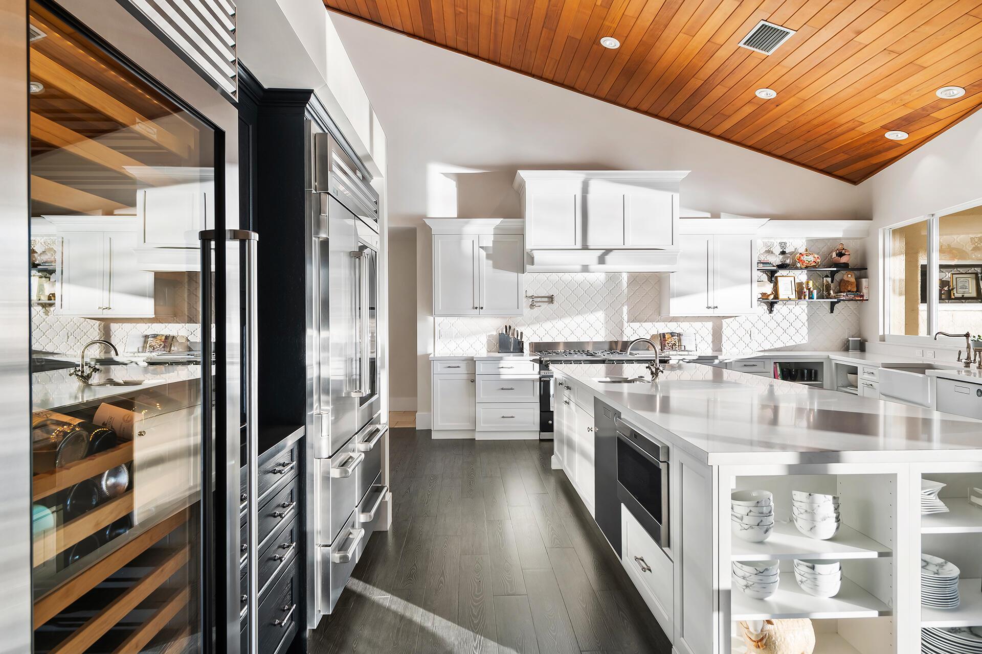 LONG LAKE ESTATES - Residential