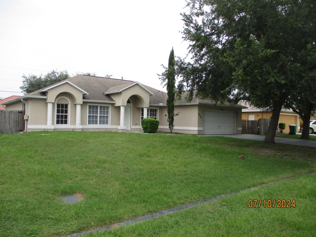 Photo of 2092 SW Pruitt Street, Port Saint Lucie, FL 34953 (MLS # R11009273)