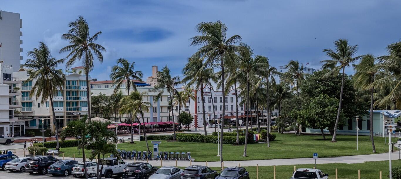 465 OCEAN Drive 320