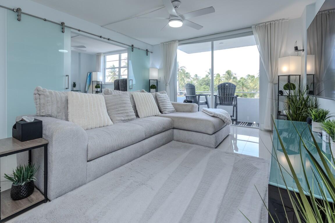 465 OCEAN Drive 320