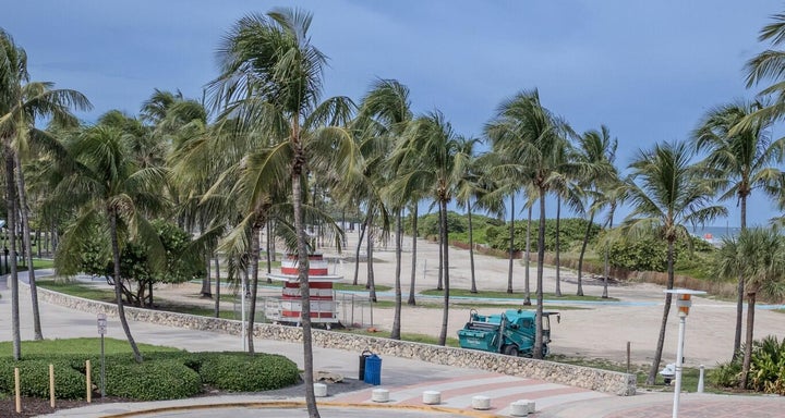Photo 1 of 29 — 465 OCEAN Drive 320, Miami Beach, FL 33139