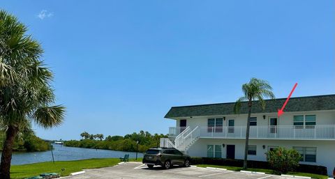 Condominium in Vero Beach FL 2800 Indian River Boulevard Blvd.jpg