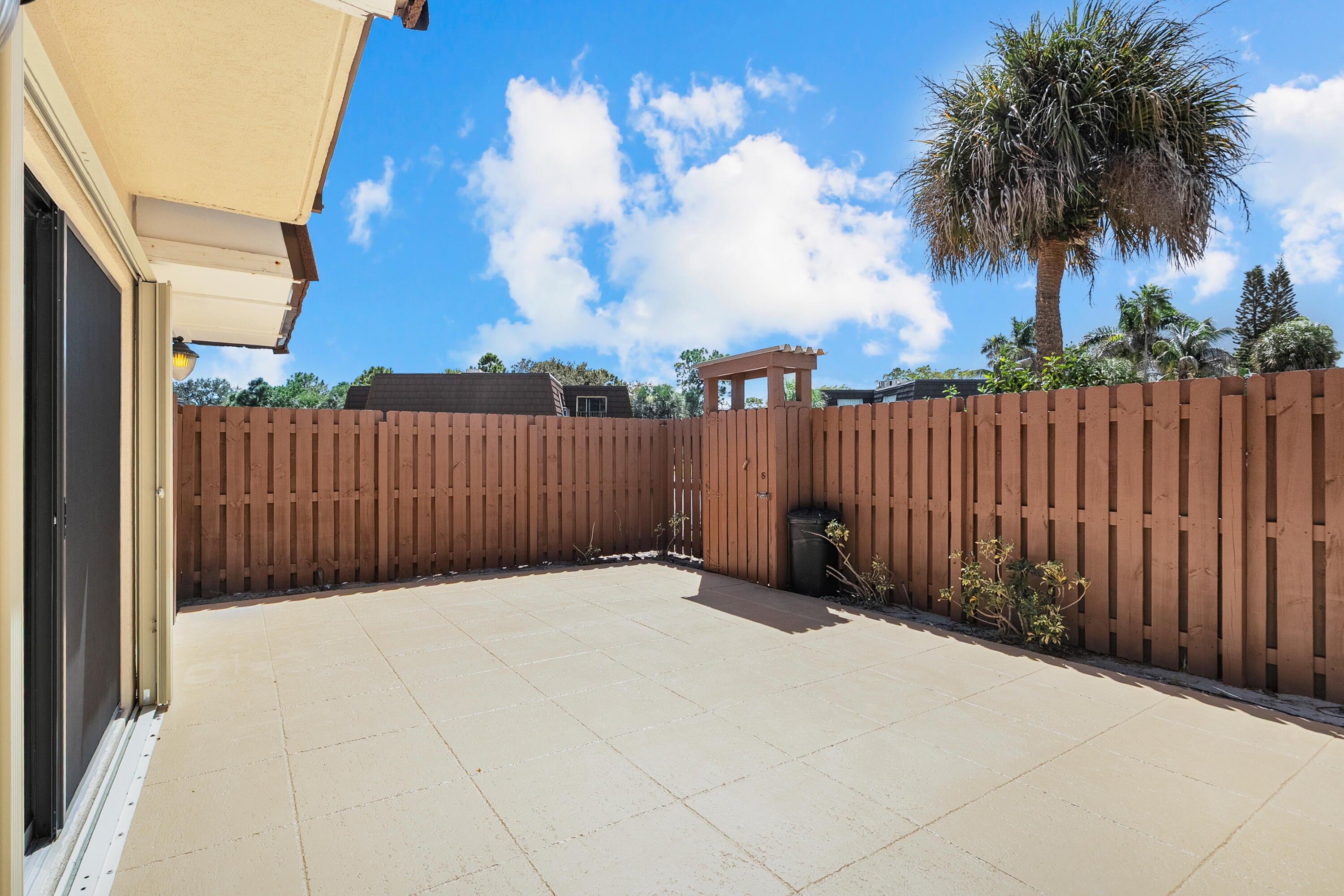 6051 SE RIVERBOAT Drive 821
