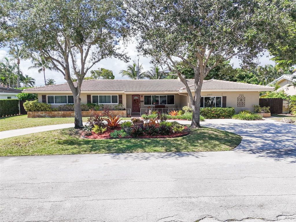 Photo of 2517 NE 26th Ter, Fort Lauderdale, FL 33305 (MLS # F10532970)