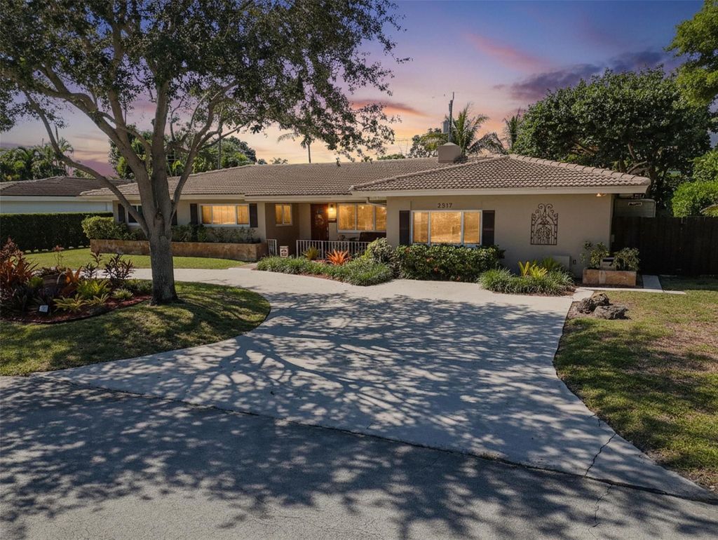 Photo of 2517 NE 26th Ter, Fort Lauderdale, FL 33305 (MLS # F10532970)