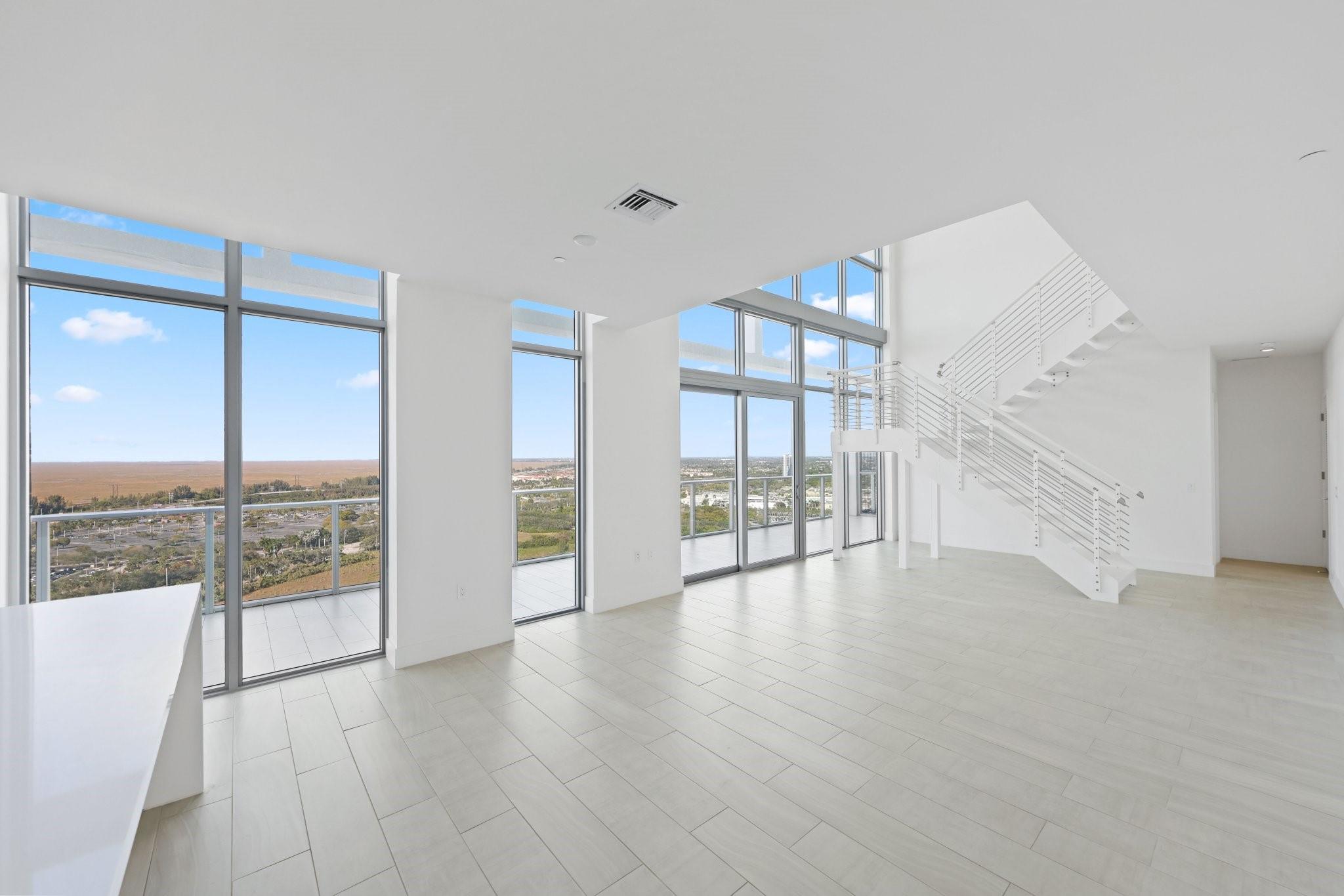 2000 Metropica Way PH01