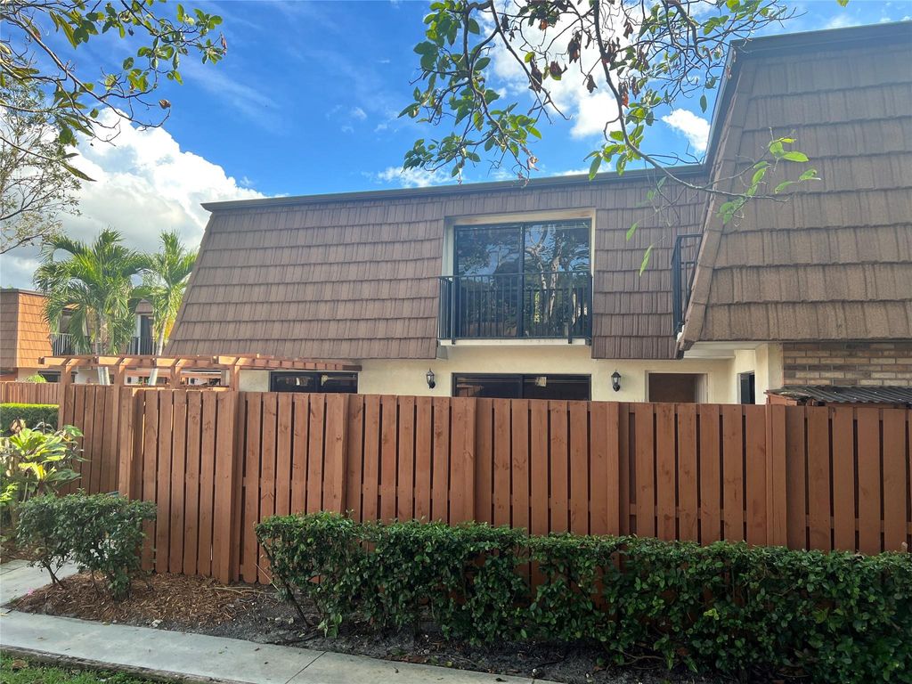 Photo of 9101 SW 19th Pl #B, Davie, FL 33324 (MLS # F10540503)