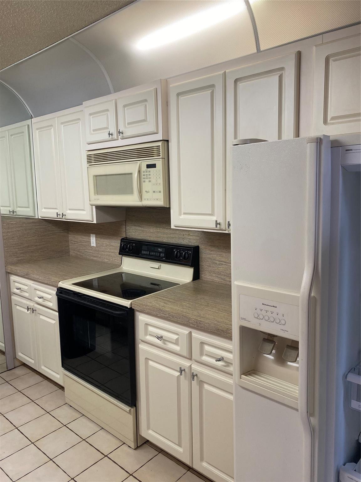 View photos, virtual tours, details... 9101 SW 19th Pl B