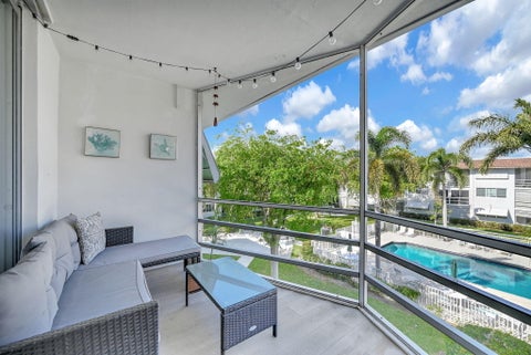 Tiny photo for 400 SE 10th Street #303, Deerfield Beach, FL 33441 (MLS # B26009778)