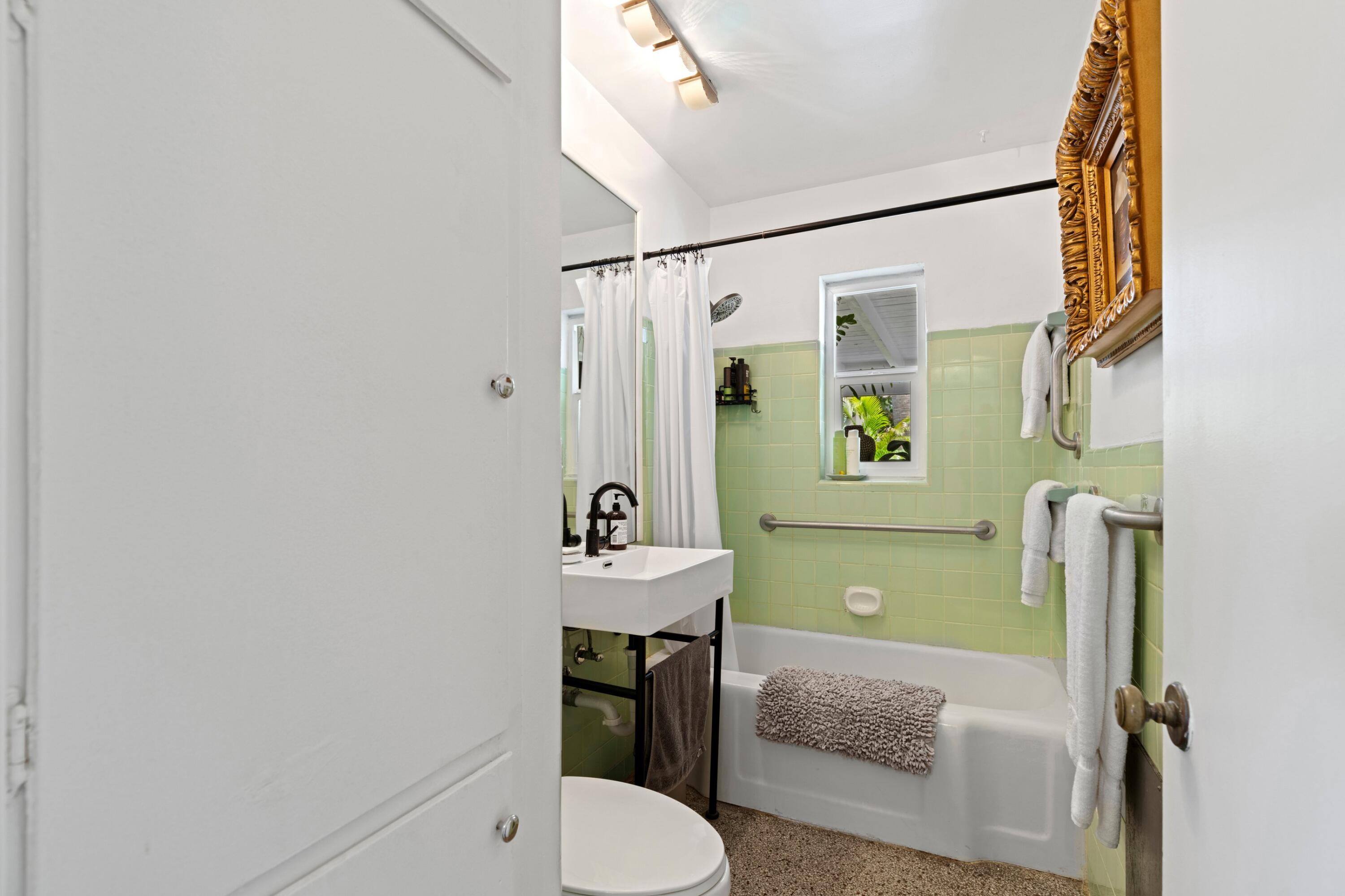 NORTH LAKE WORTH - Residential