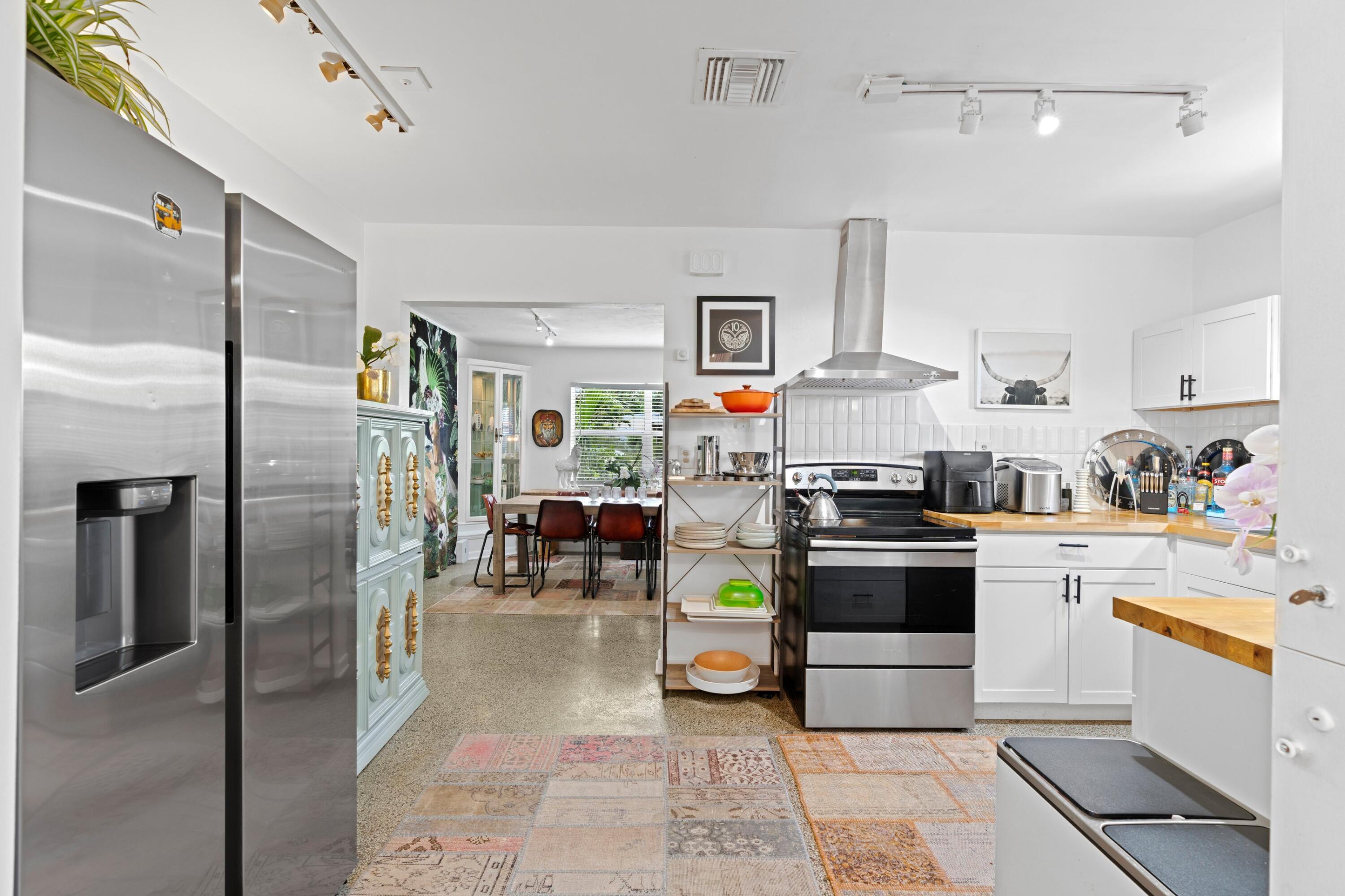 NORTH LAKE WORTH - Residential