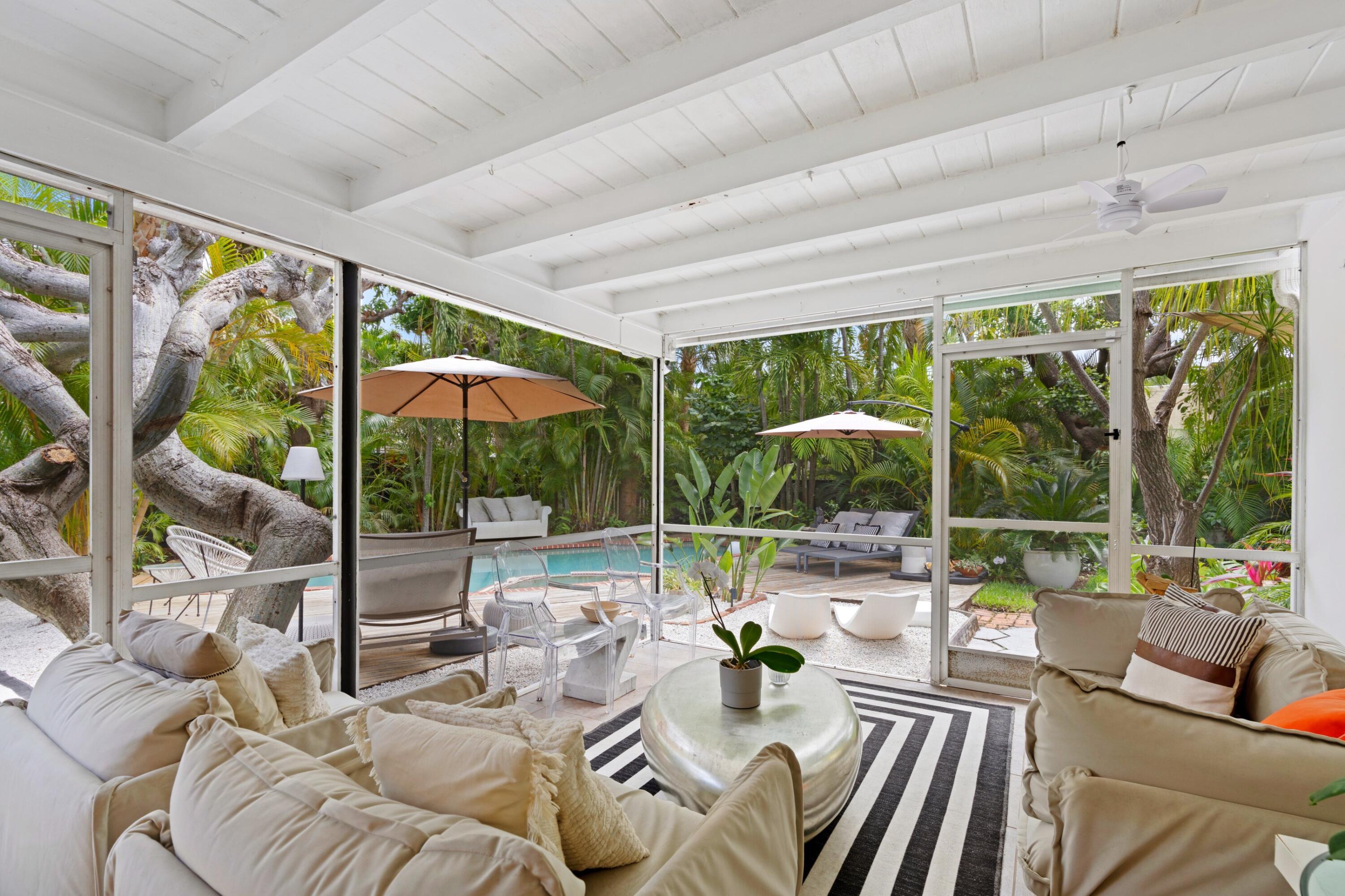 NORTH LAKE WORTH - Residential