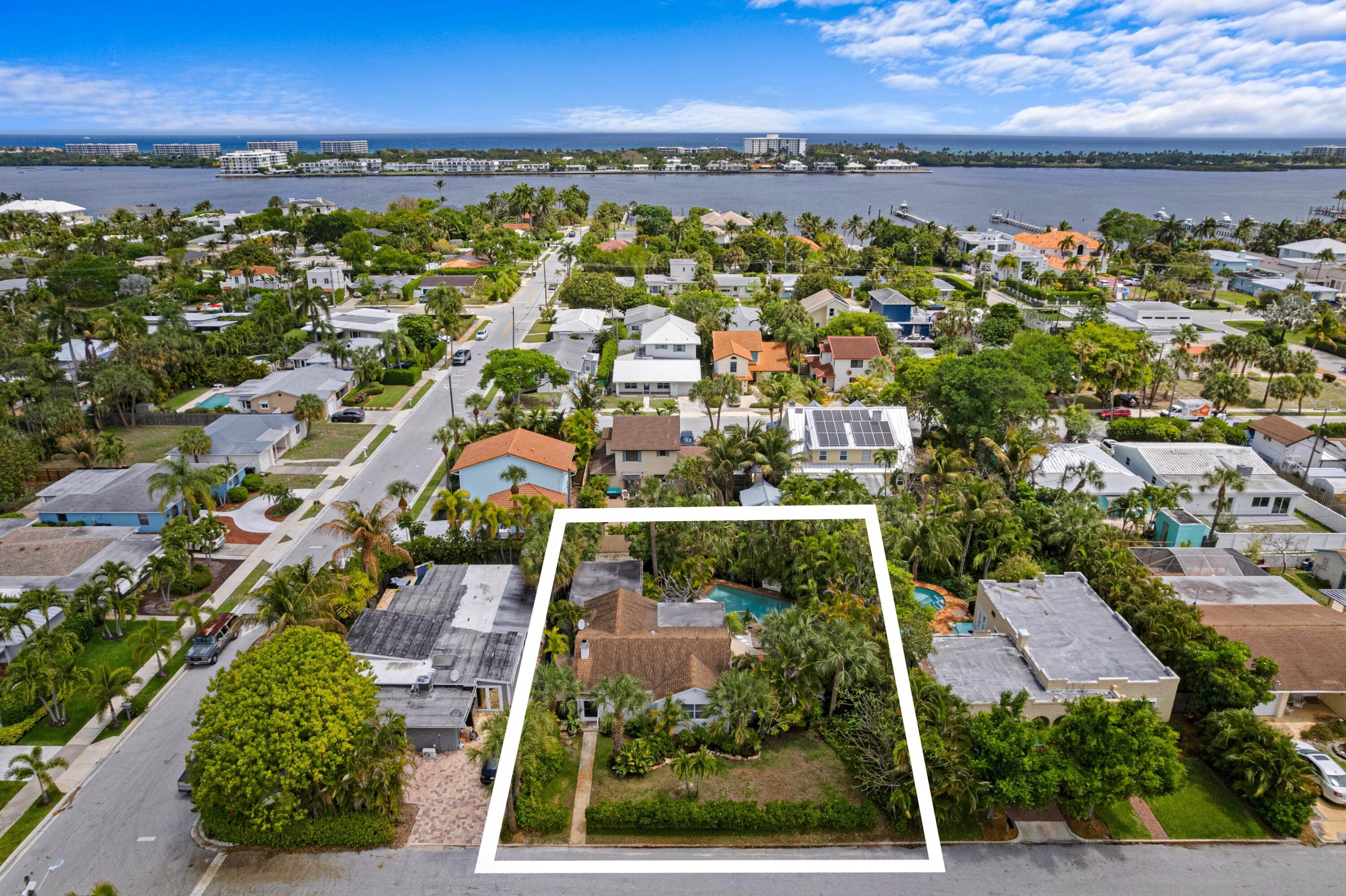 NORTH LAKE WORTH - Residential