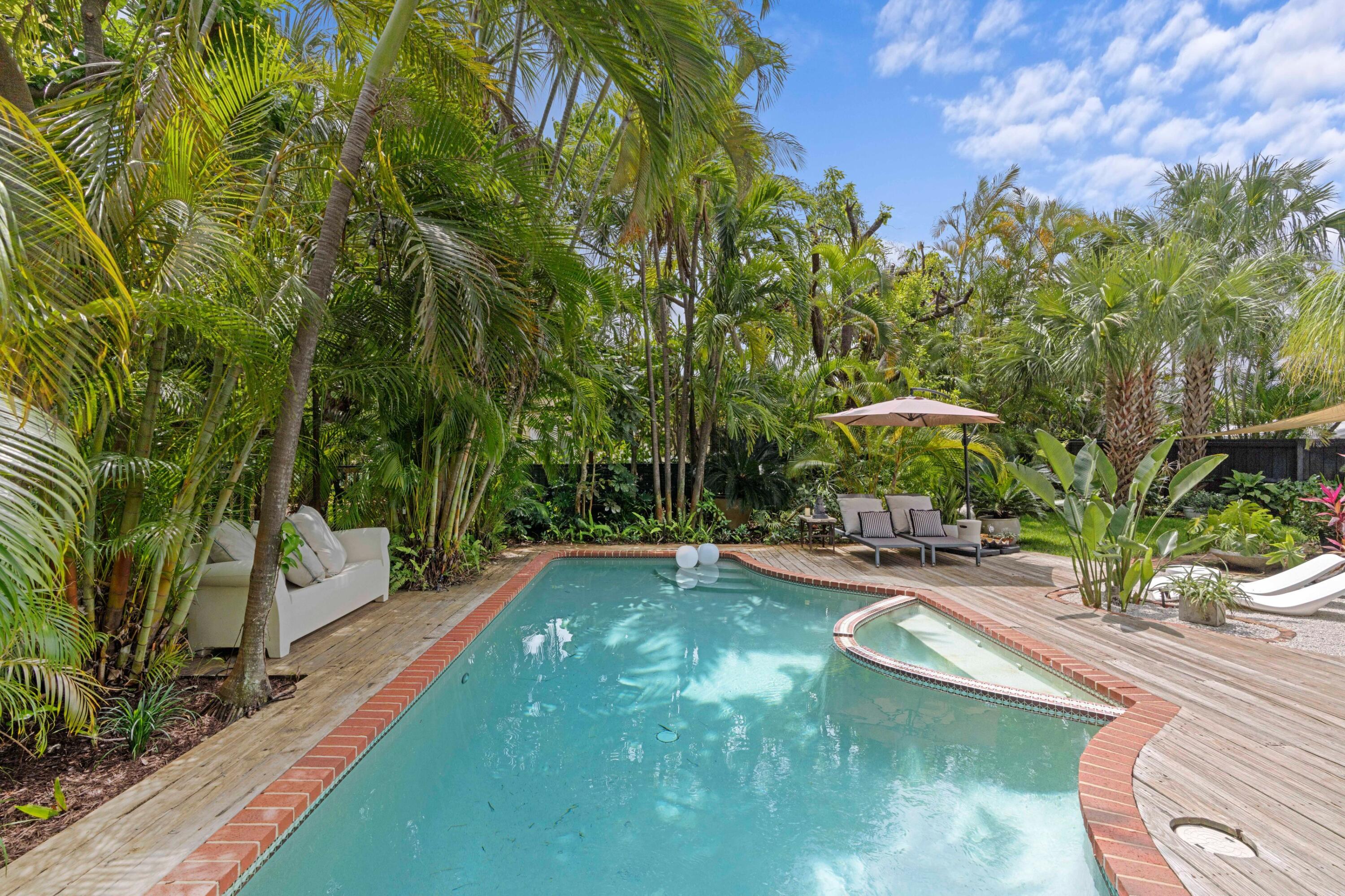 NORTH LAKE WORTH - Residential