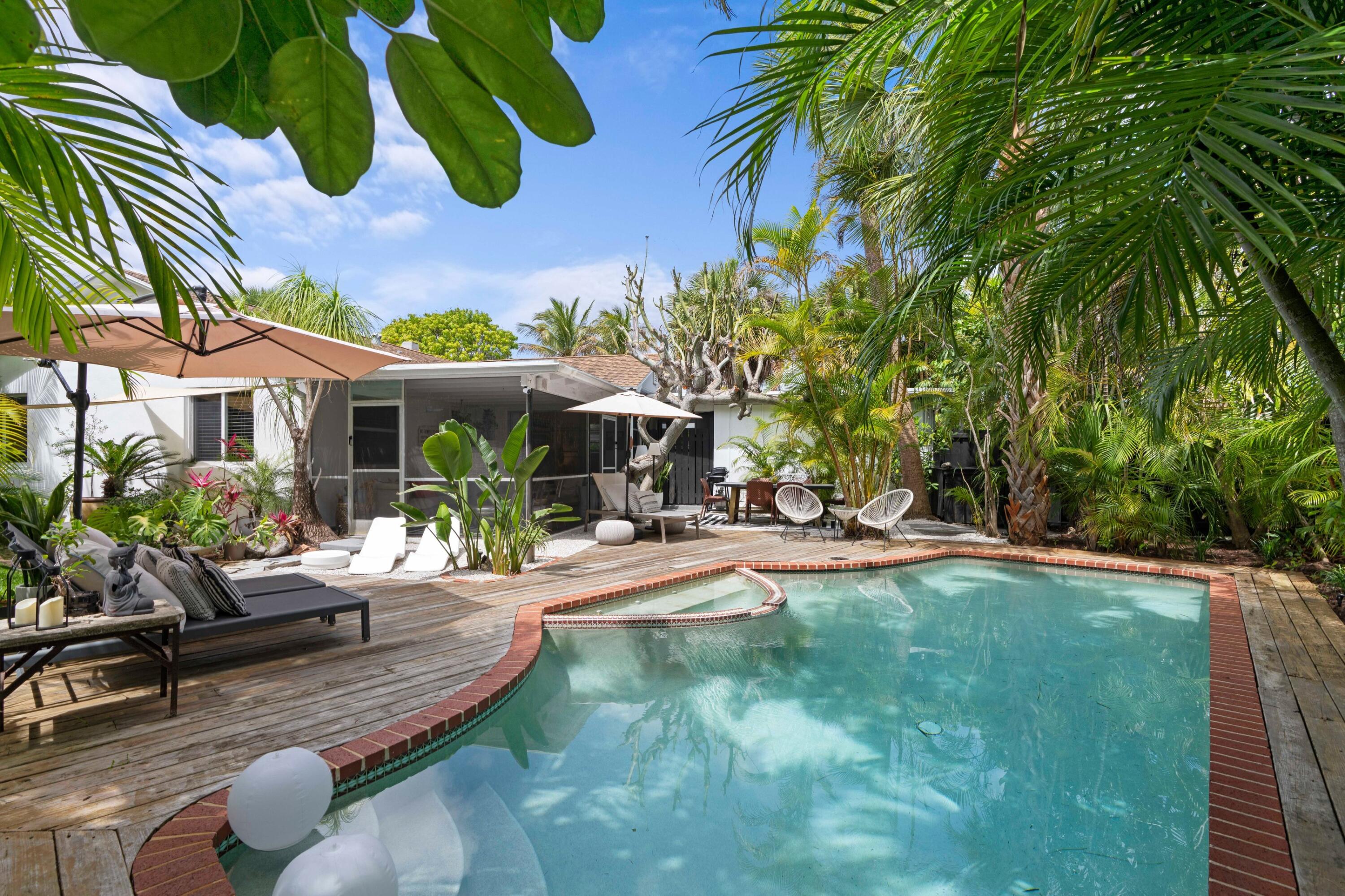 NORTH LAKE WORTH - Residential