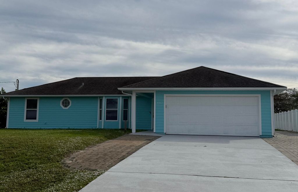 Photo of 442 SW Jeanne Avenue, Port Saint Lucie, FL 34953 (MLS # R11036513)