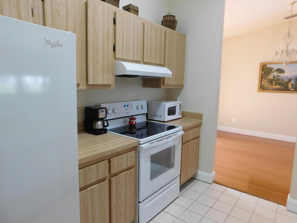 BOYNTON LAKES - Residential