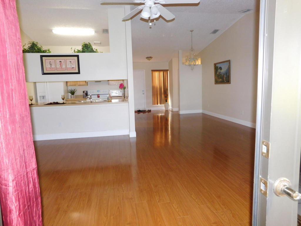 BOYNTON LAKES - Residential