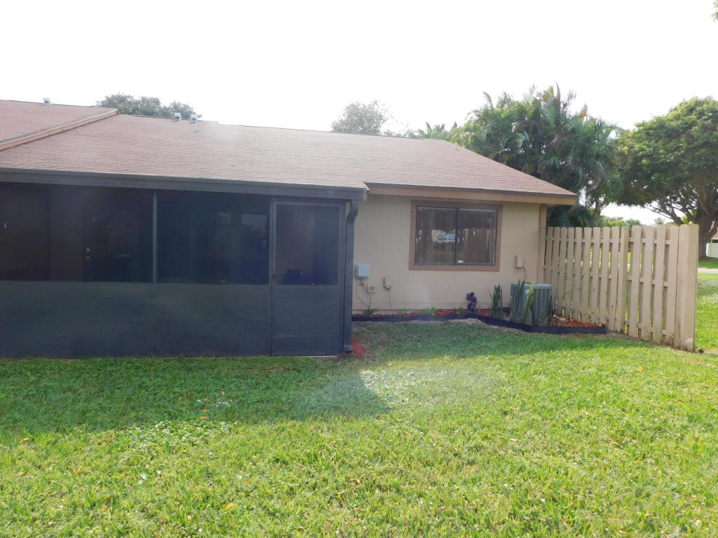 BOYNTON LAKES - Residential