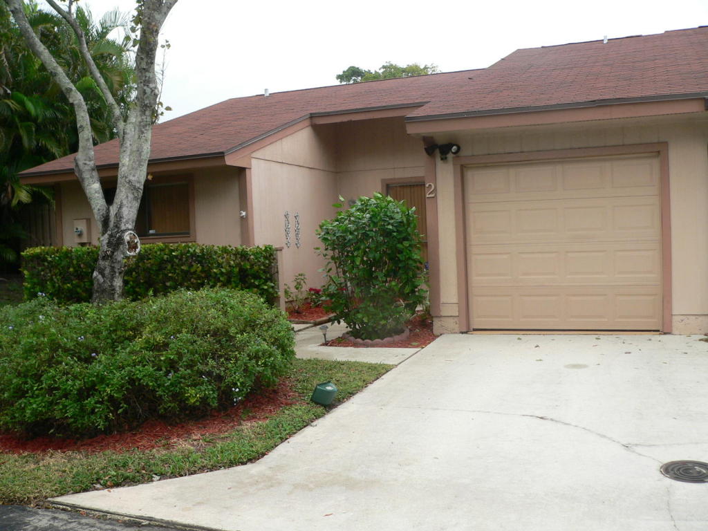 BOYNTON LAKES - Residential