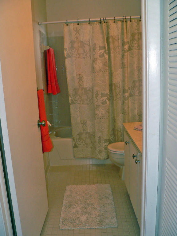 BOYNTON LAKES - Residential