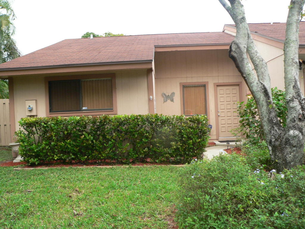 BOYNTON LAKES - Residential