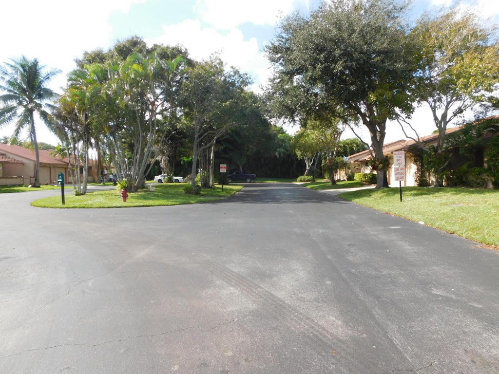 BOYNTON LAKES - Residential