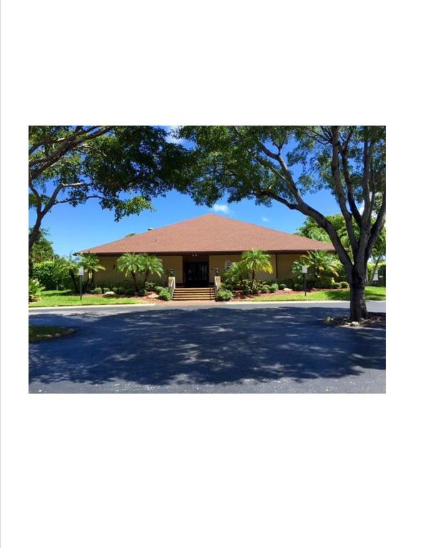 BOYNTON LAKES - Residential