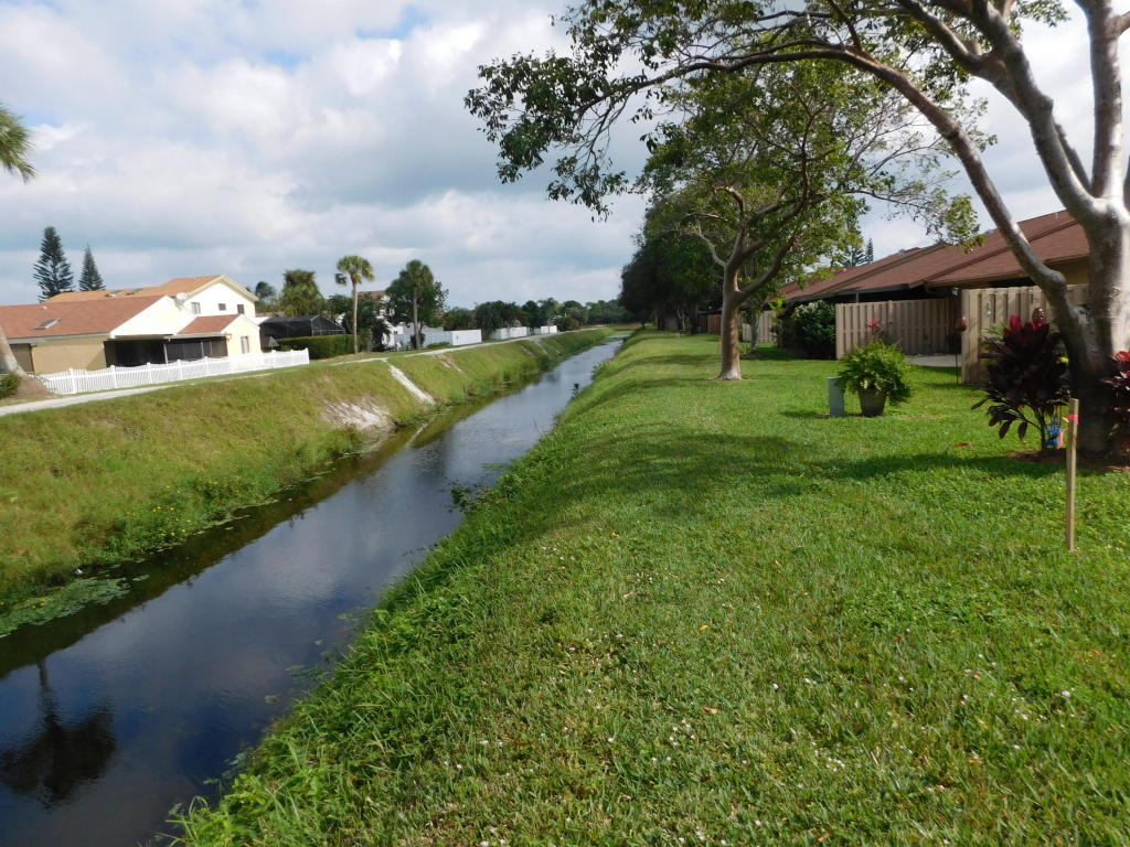 BOYNTON LAKES - Residential