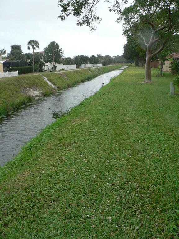 BOYNTON LAKES - Residential
