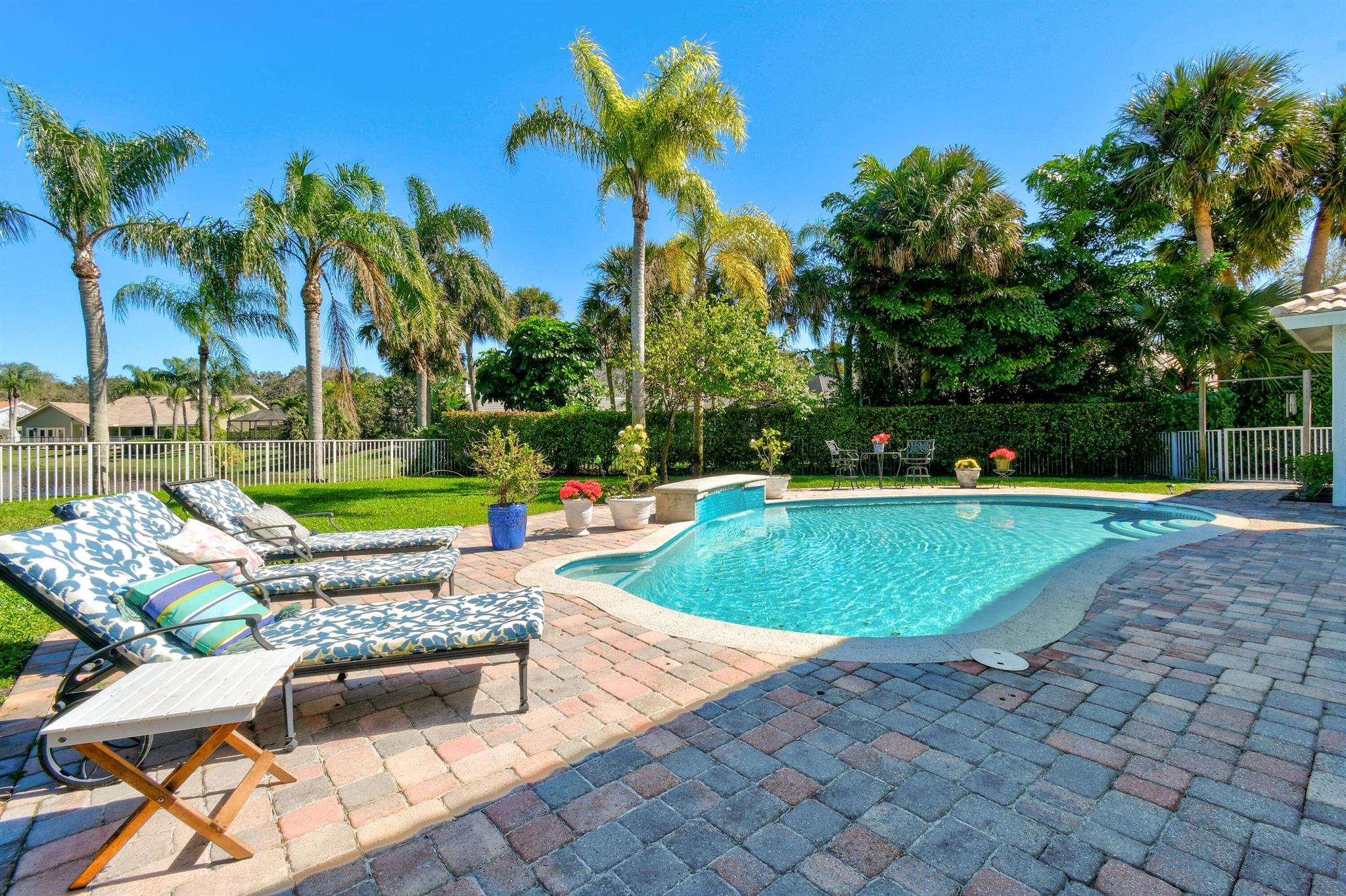 HERITAGE OAKS - Residential