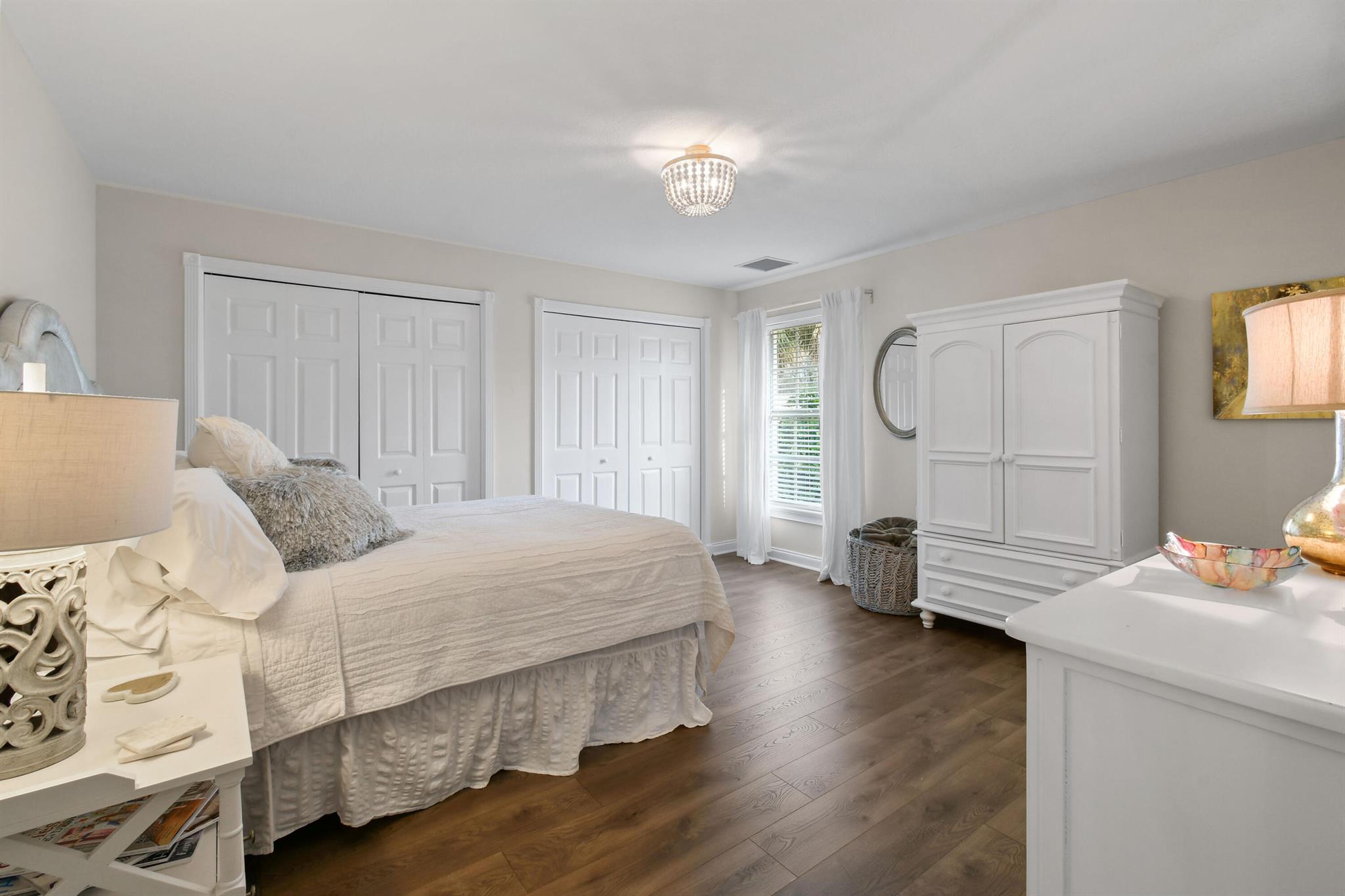 HERITAGE OAKS - Residential